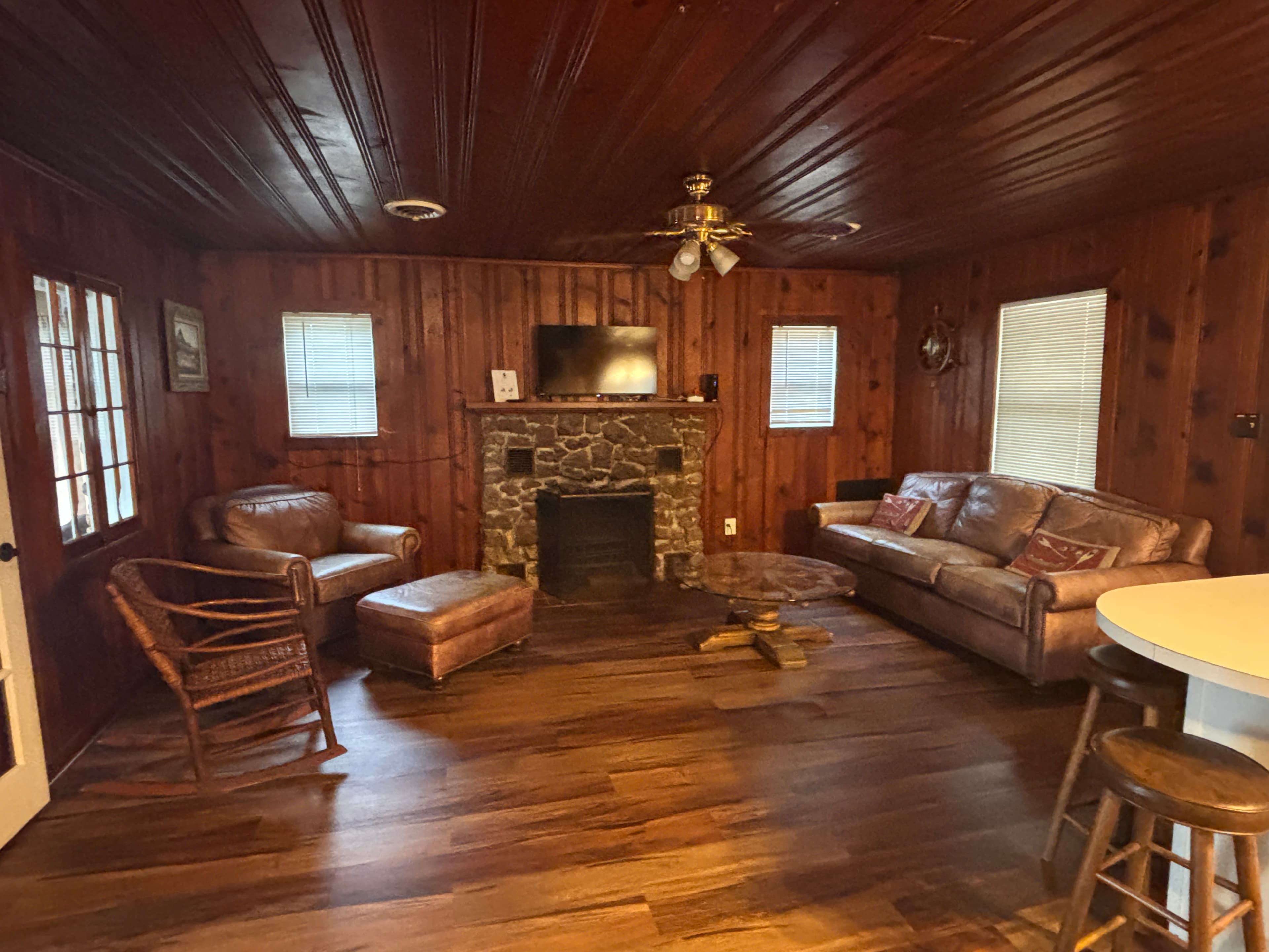 Captain’s Cabin on Check-In Bay - Grand Lake - Near Ketchum - Photo 3